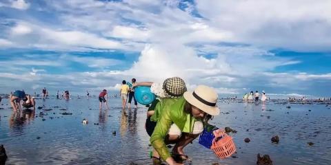 泉州青山湾和西沙湾哪个好玩